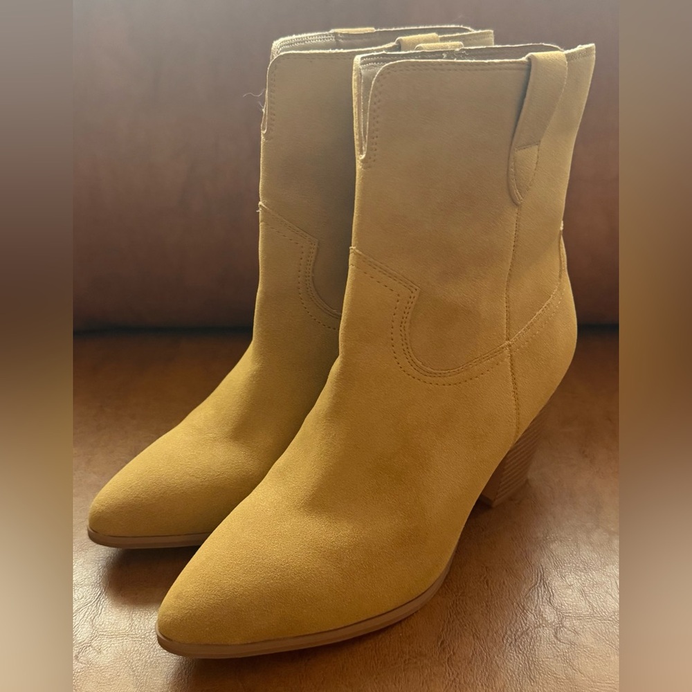 MIA MARNIE TAN FAUX SUEDE WESTERN BOOTIES BOOTS SIZE 8M NWOB - Picture 4 of 8